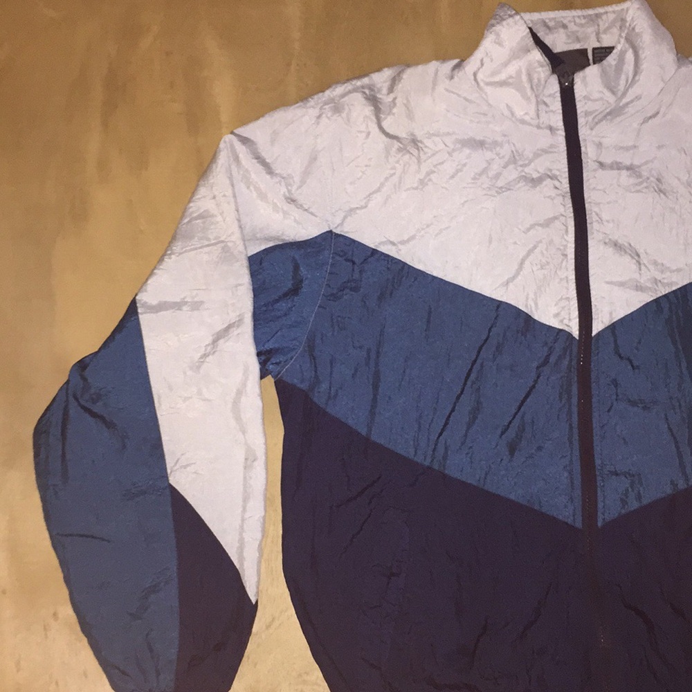 Windbreaker jacket - Picture 2 of 9